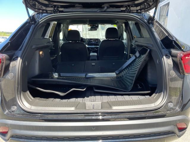 Used 2025 Chevrolet Trax RS w/ Driver Confidence Package FWD image 30