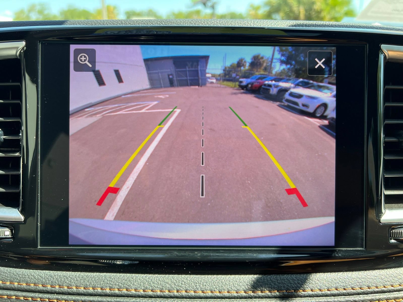 Used 2023 Chrysler Pacifica Pinnacle FWD image 49