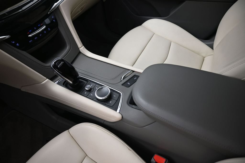 Used 2021 Cadillac XT6 Premium Luxury FWD image 9