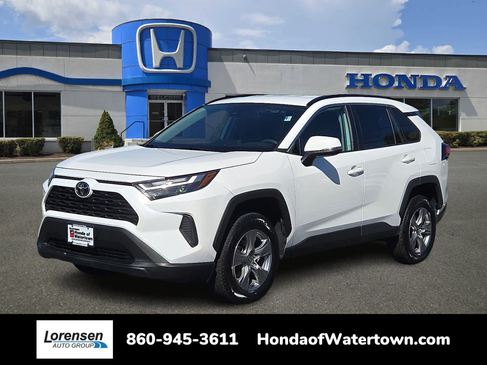 Used 2024 Toyota RAV4 XLE image 1