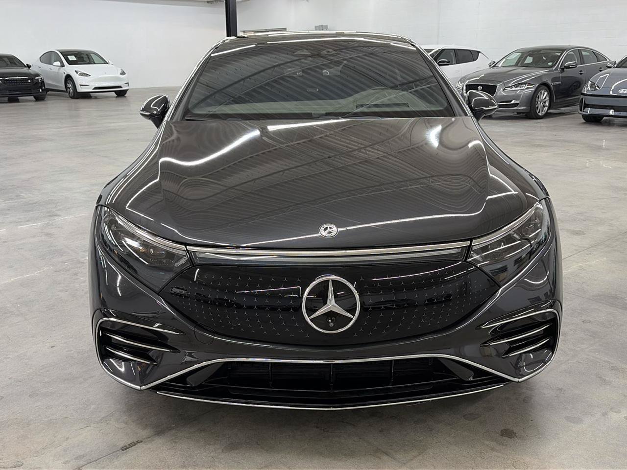 Used 2023 Mercedes-Benz EQS 580 4MATIC Sedan image 3