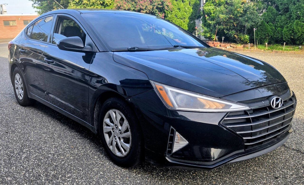 Used 2019 Hyundai Elantra SE FWD image 4