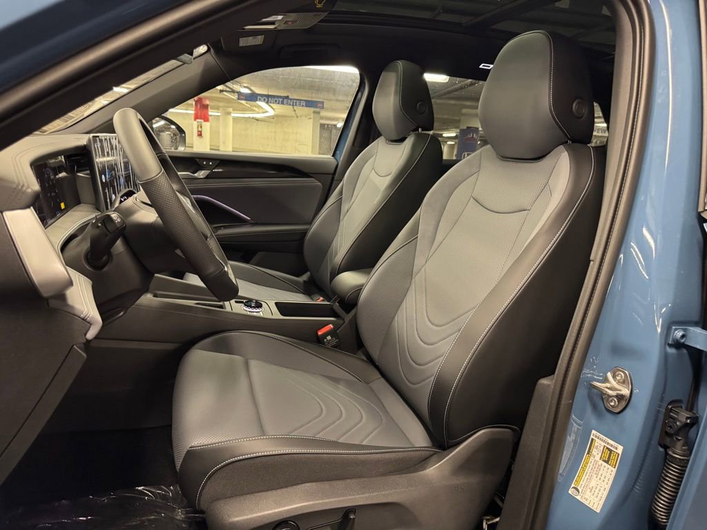 New 2025 Volkswagen Tiguan SE R-Line image 21