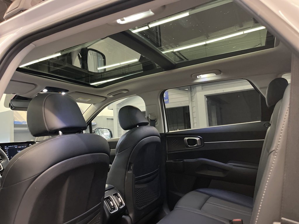 Used 2021 Kia Sorento S w/ Panoramic Sunroof Package image 29