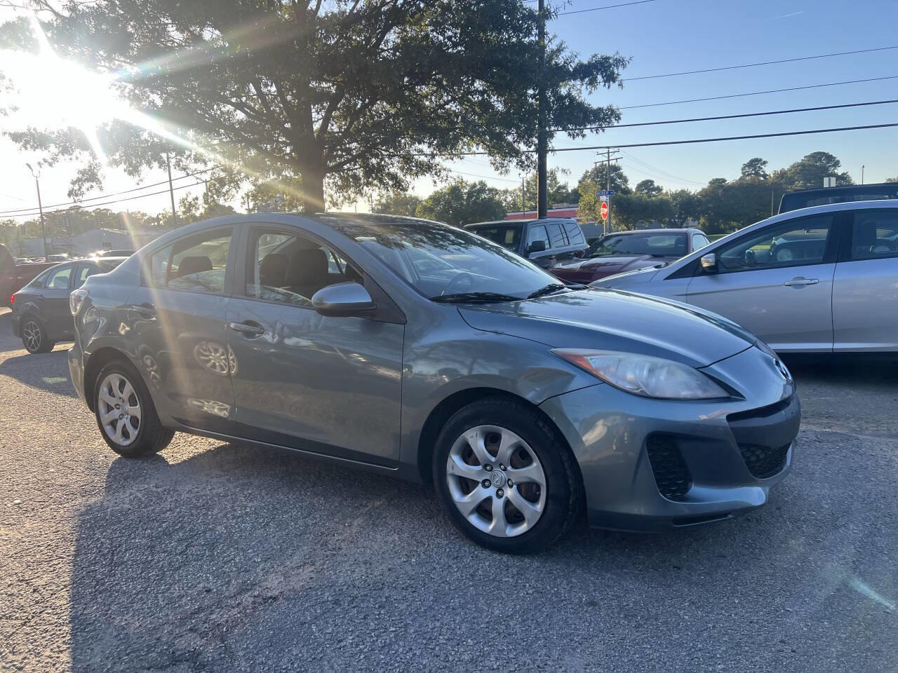 Used 2013 MAZDA MAZDA3 i SV w/ Convenience Pkg image 6