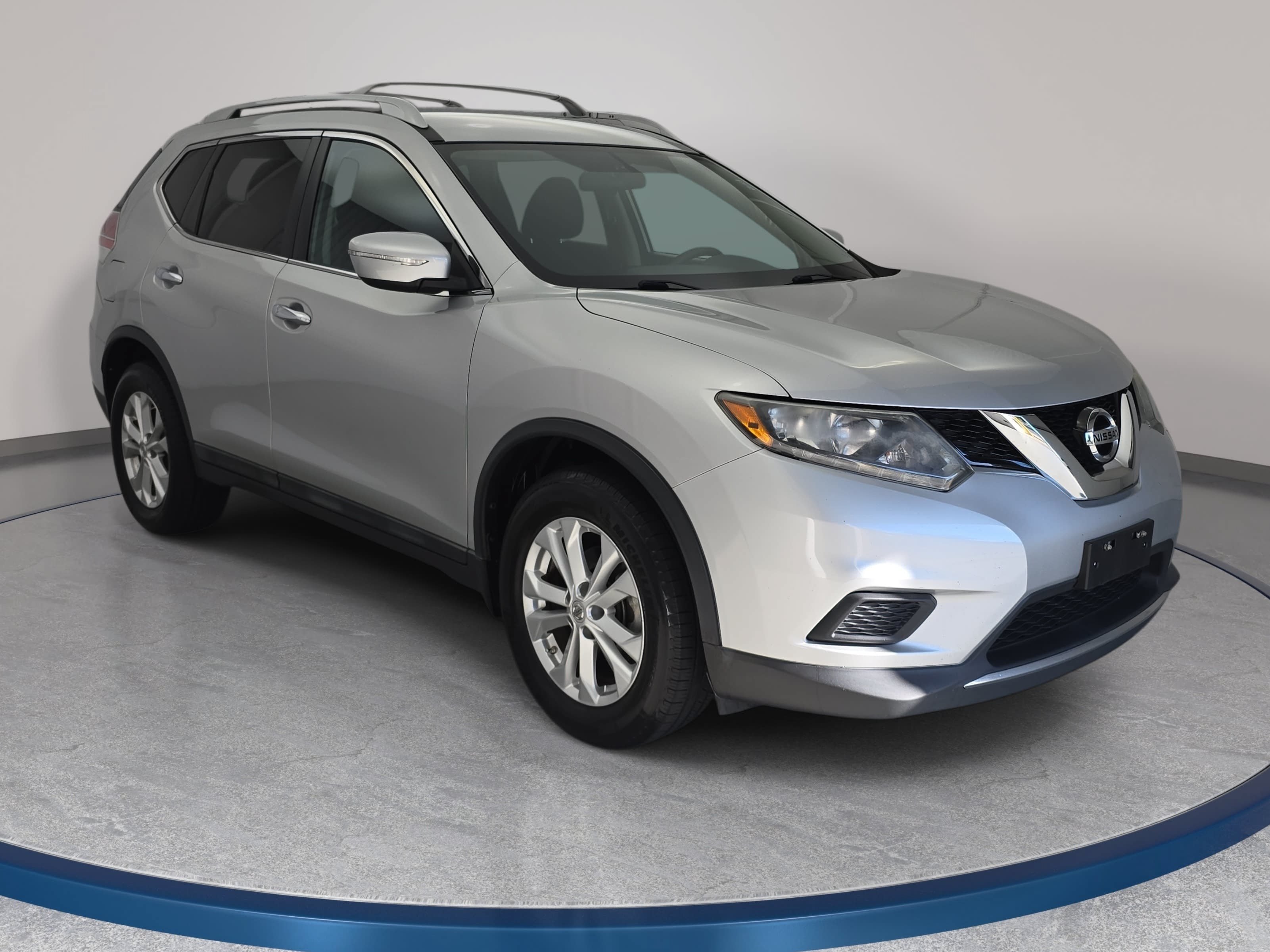 Used 2015 Nissan Rogue SV FWD image 3