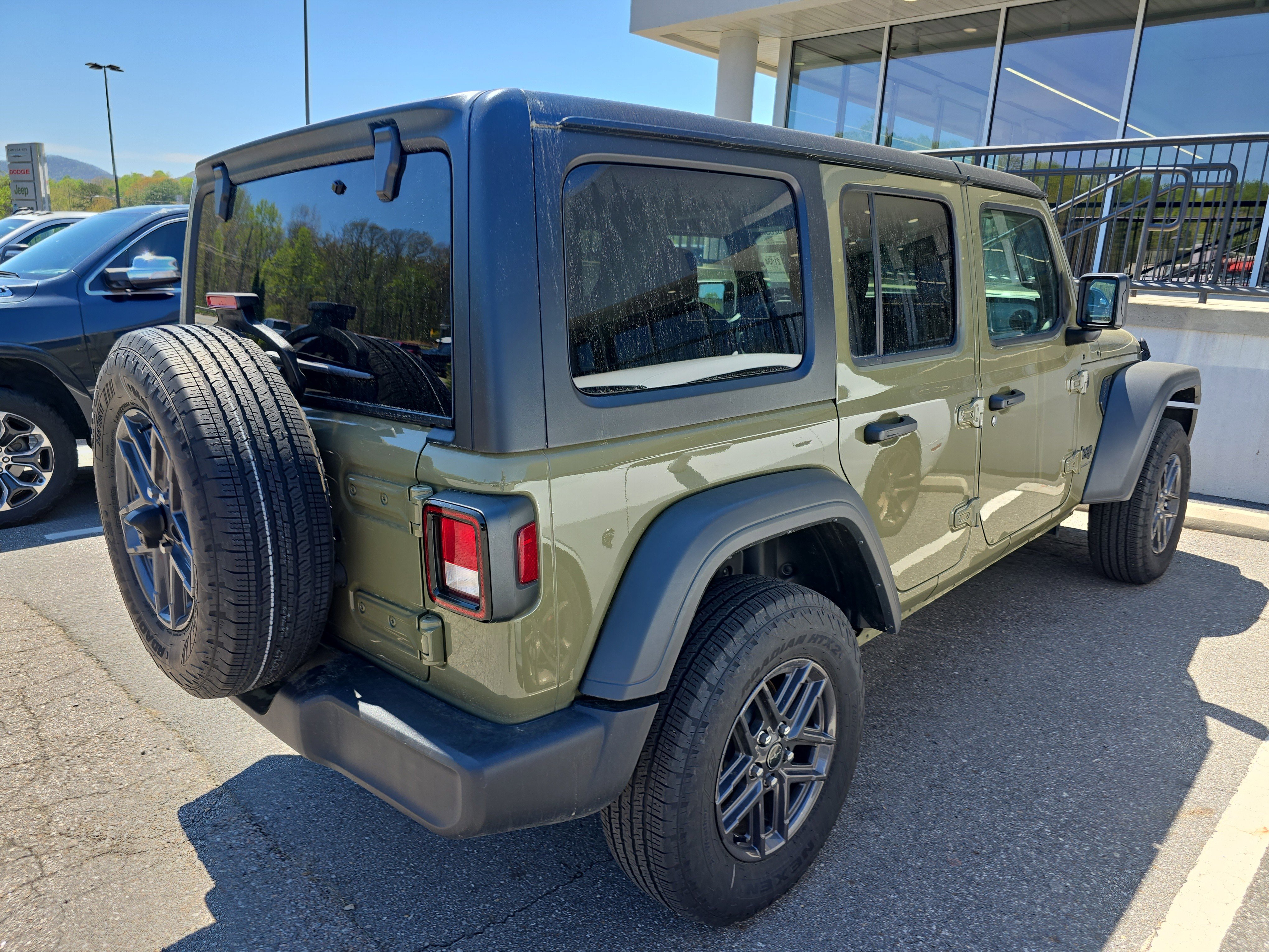 Used 2025 Jeep Wrangler Sport S image 2