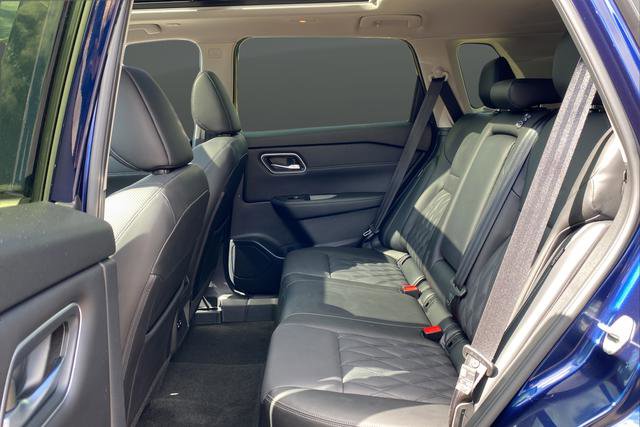 Used 2024 Nissan Rogue Platinum image 23