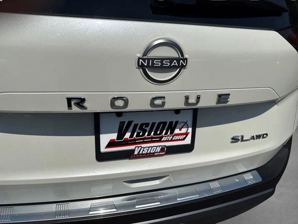 Used 2022 Nissan Rogue SL w/ SL Premium Package image 15