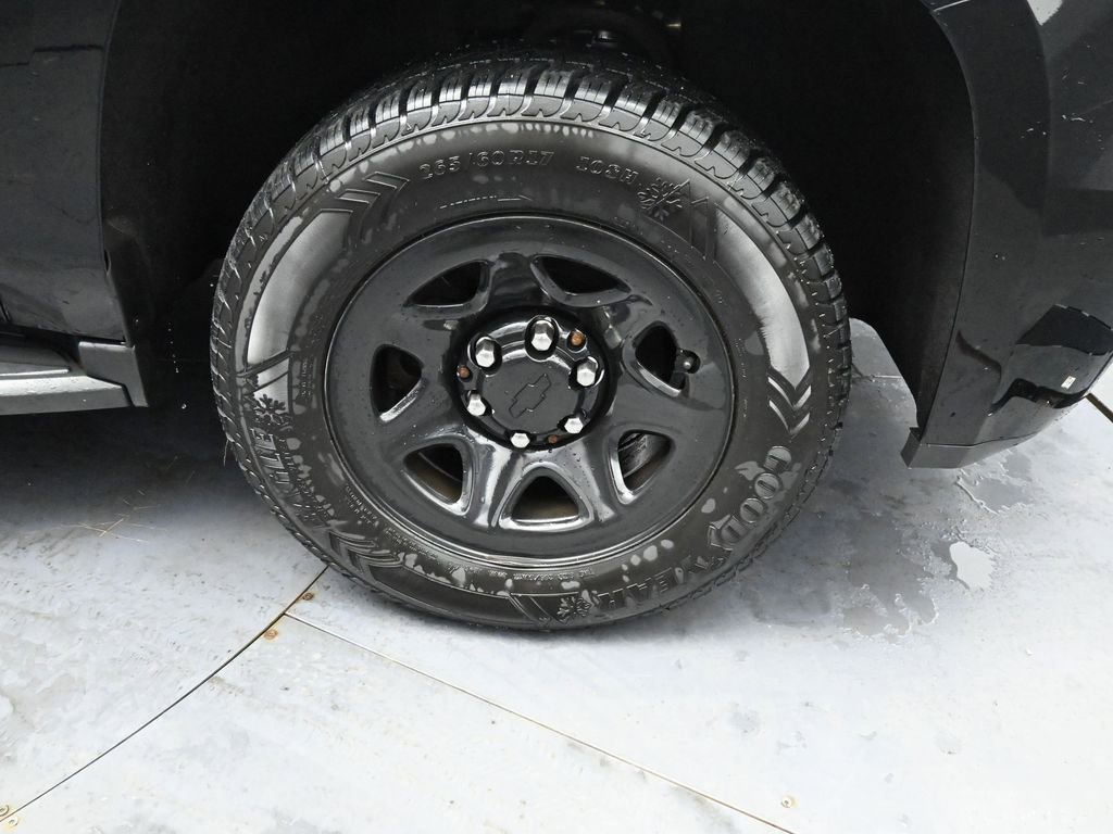 Used 2018 Chevrolet Tahoe 2WD w/ Remote Keyless Entry Package image 16