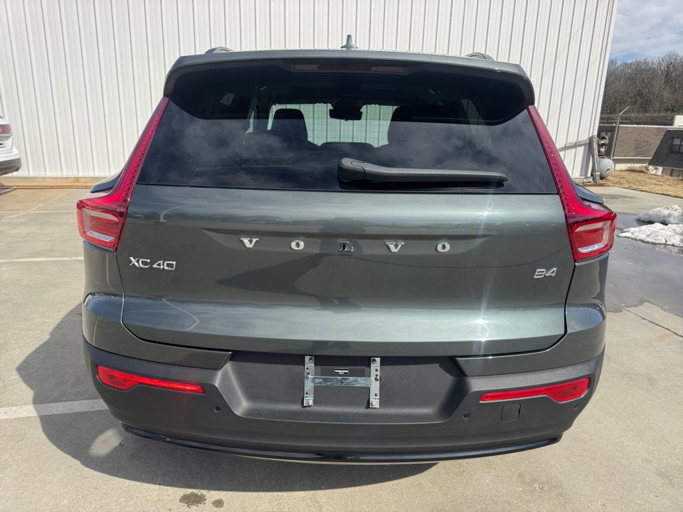 New 2026 Volvo XC40 B4 Core w/ Protection Package Premier FWD image 14