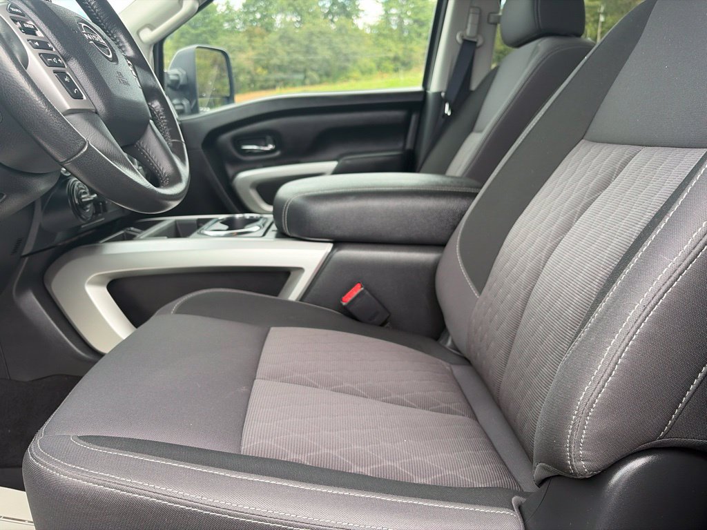 Used 2024 Nissan Titan SV w/ SV Convenience Package AWD/4WD image 17