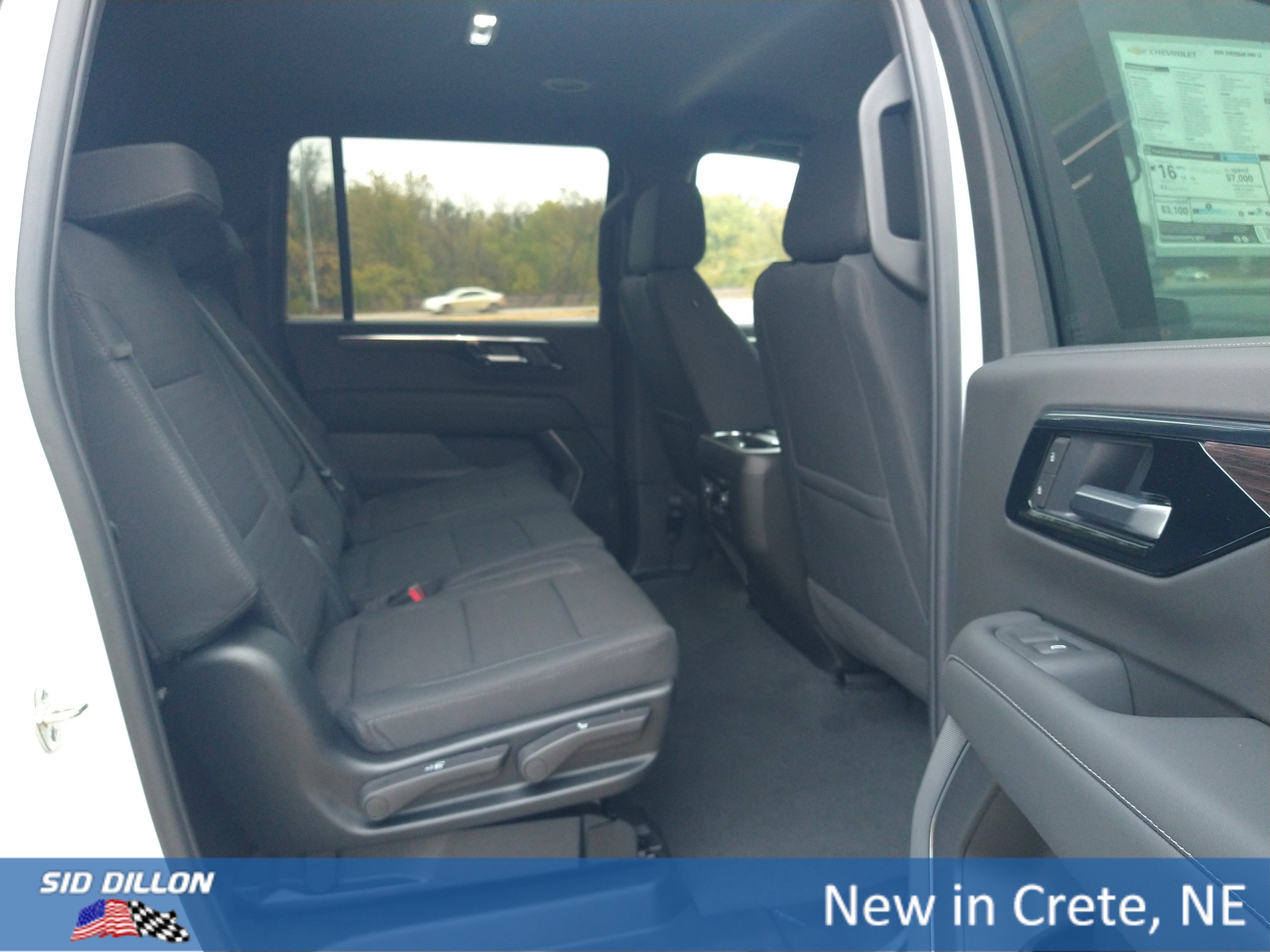 New 2026 Chevrolet Suburban LS image 5