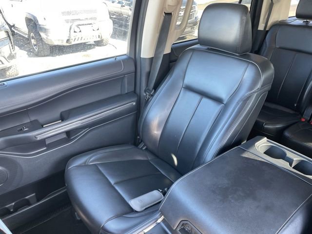 Used 2023 Ford Expedition Max XLT image 24