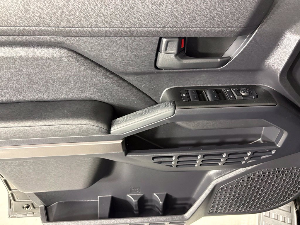 Used 2025 Toyota 4Runner SR5 AWD/4WD image 19