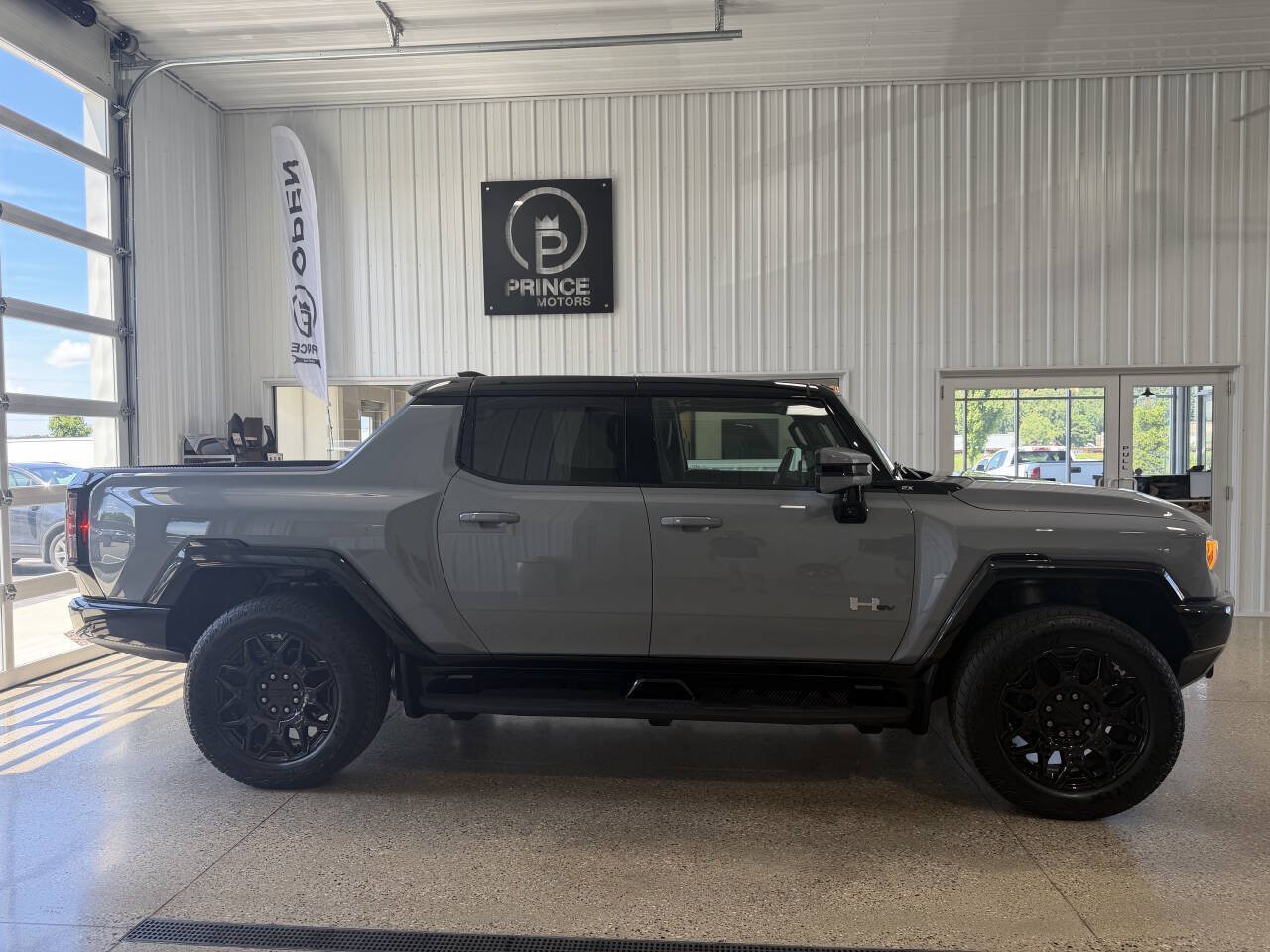 Used 2025 GMC Hummer EV 2X AWD/4WD image 11