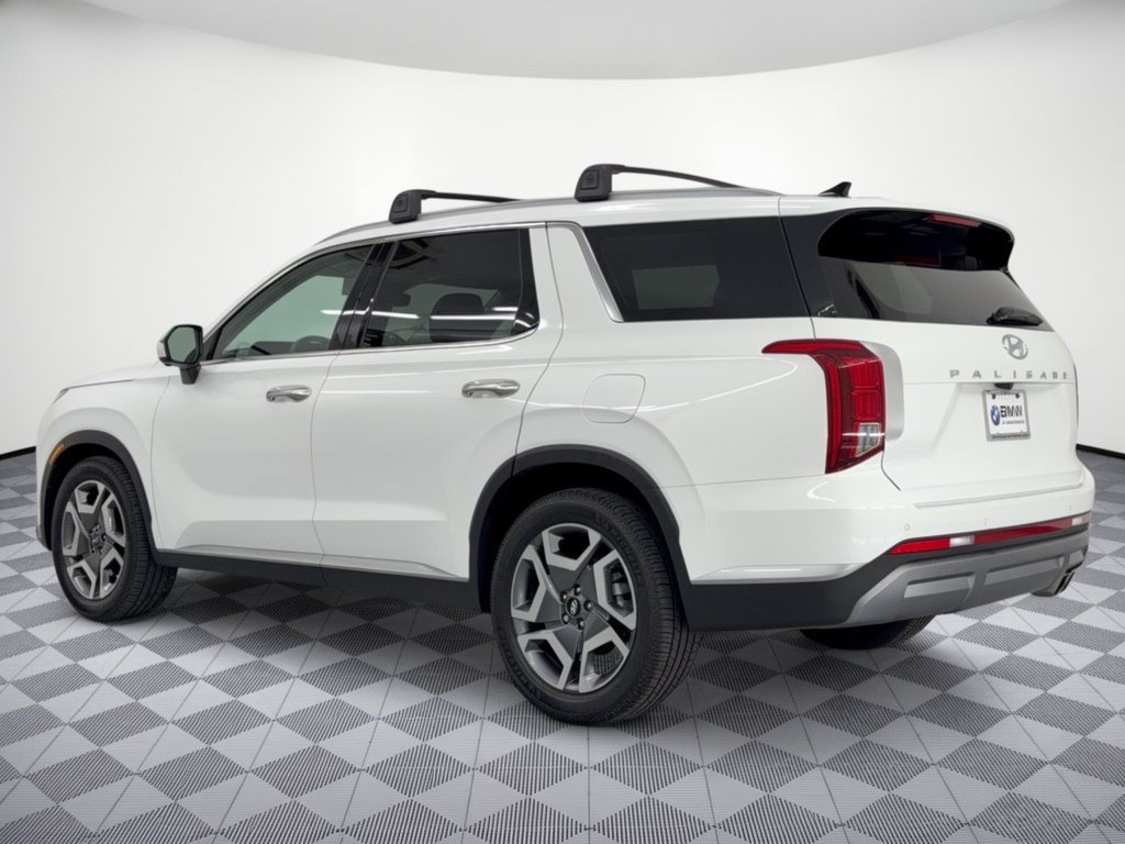 Used 2025 Hyundai Palisade SEL FWD image 3