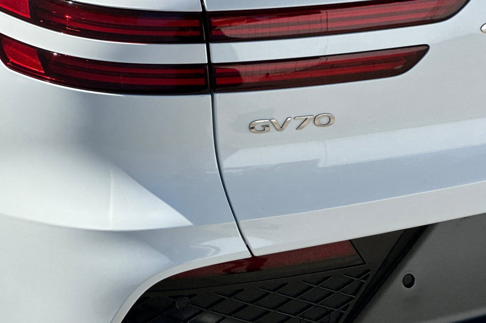 Used 2023 Genesis GV70 3.5T Sport w/ Sport Prestige Package image 29