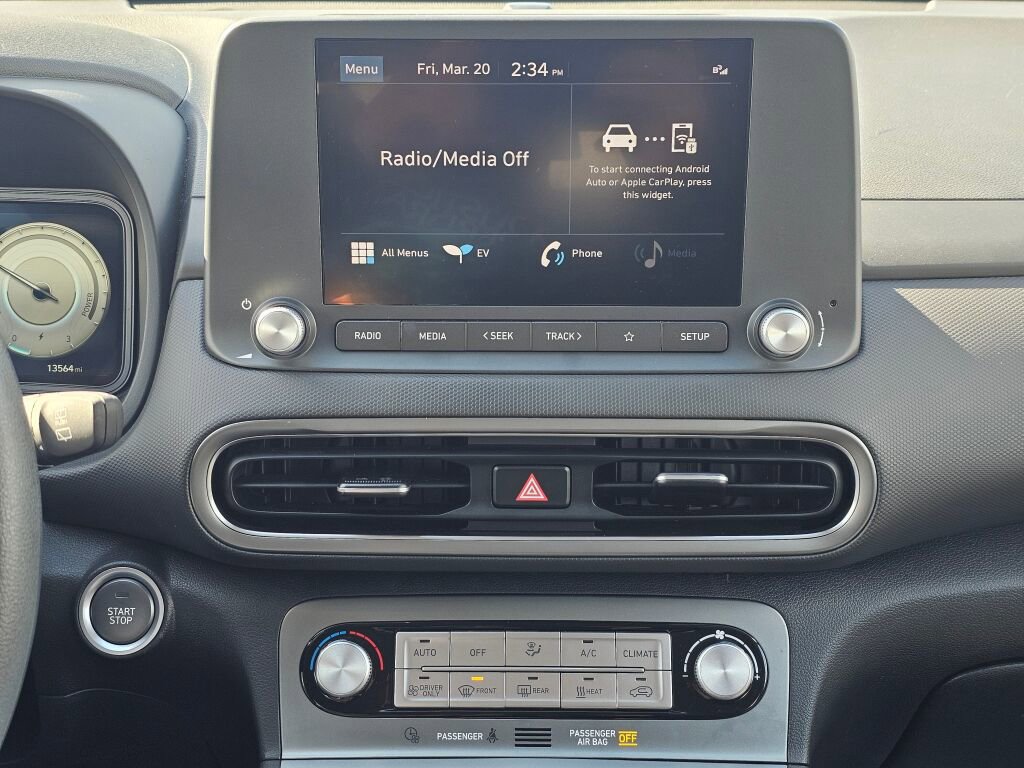 Used 2023 Hyundai Kona SE image 13