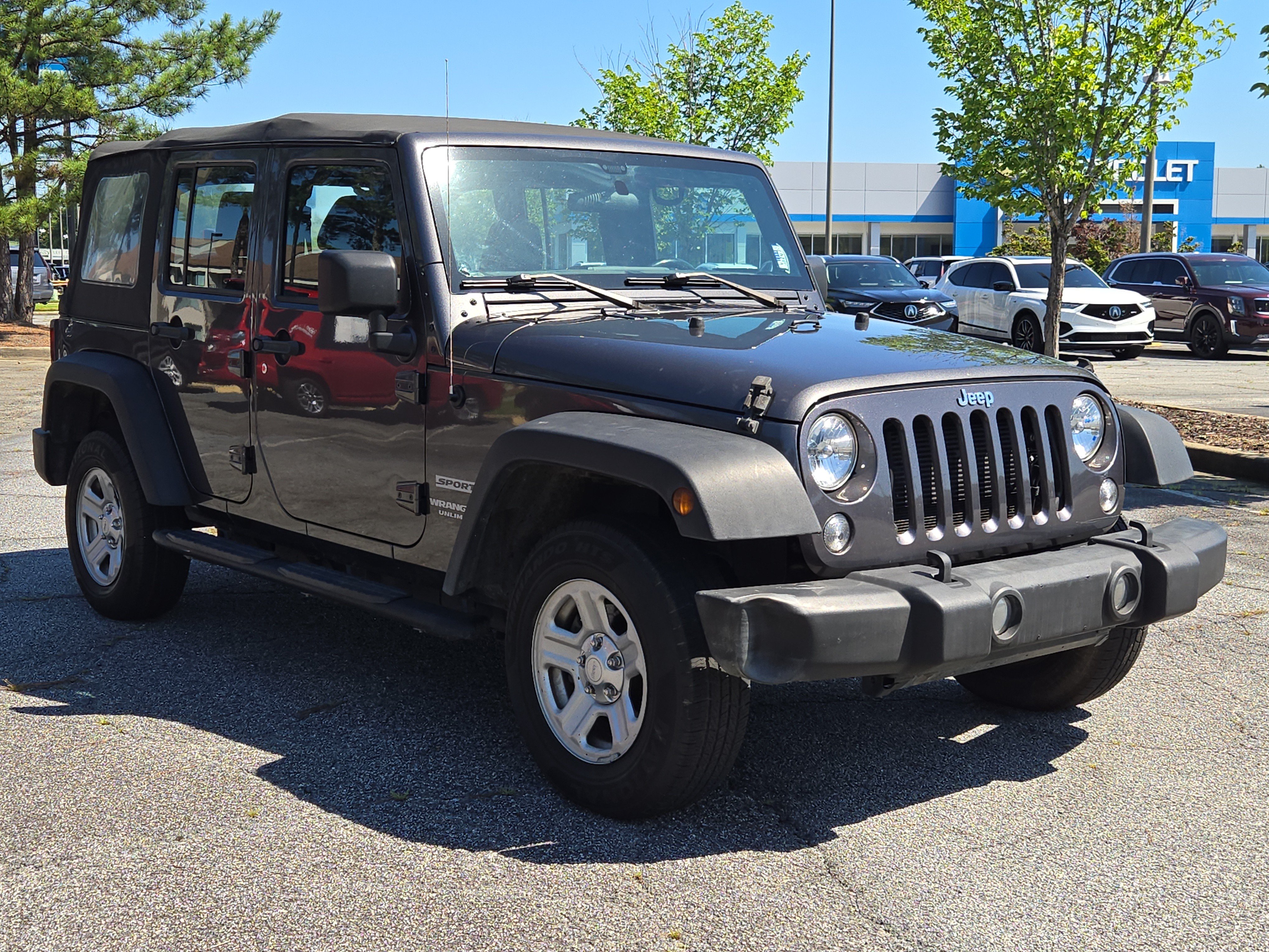 Used 2017 Jeep Wrangler Unlimited Sport w/ Connectivity Group AWD/4WD image 4