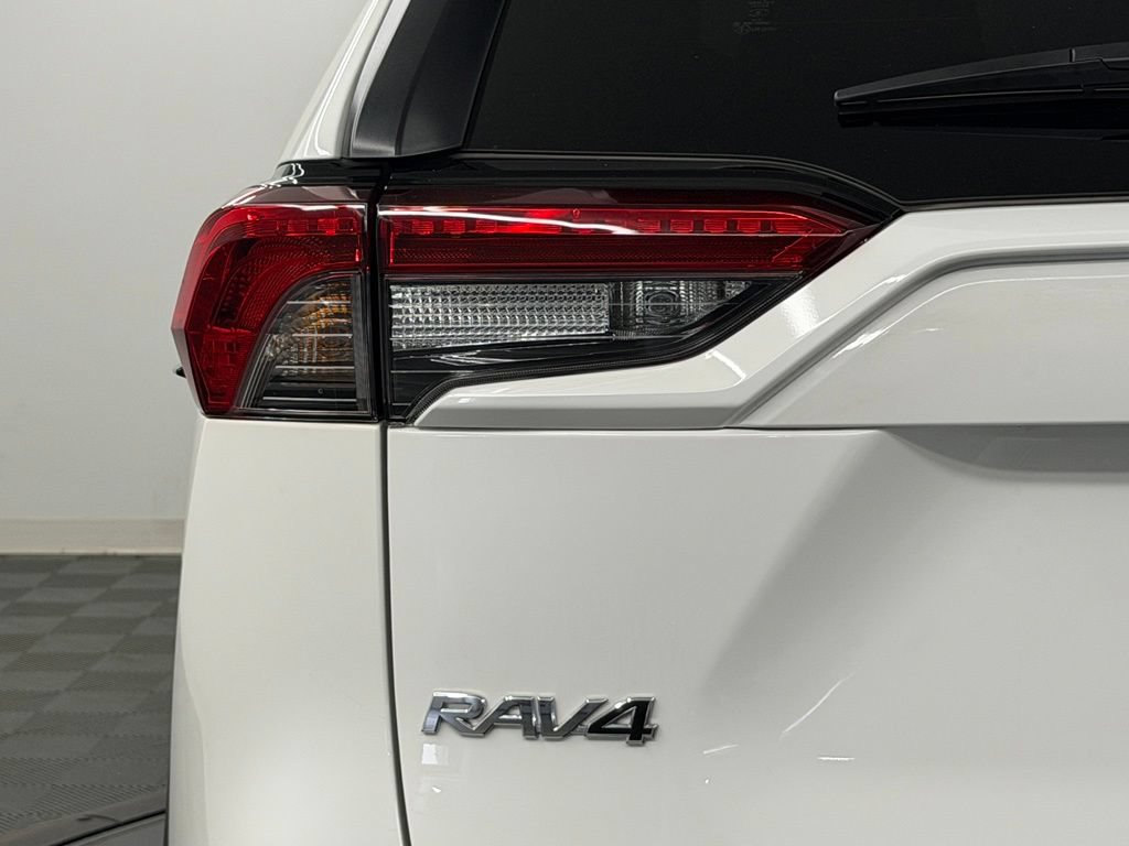 Used 2025 Toyota RAV4 XLE FWD image 13