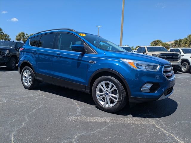 Used 2018 Ford Escape SE w/ SE Sync 3 Package FWD image 2