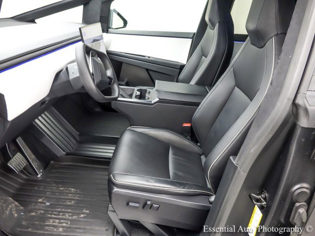 Used 2024 Tesla Cybertruck AWD Crew Cab image 11