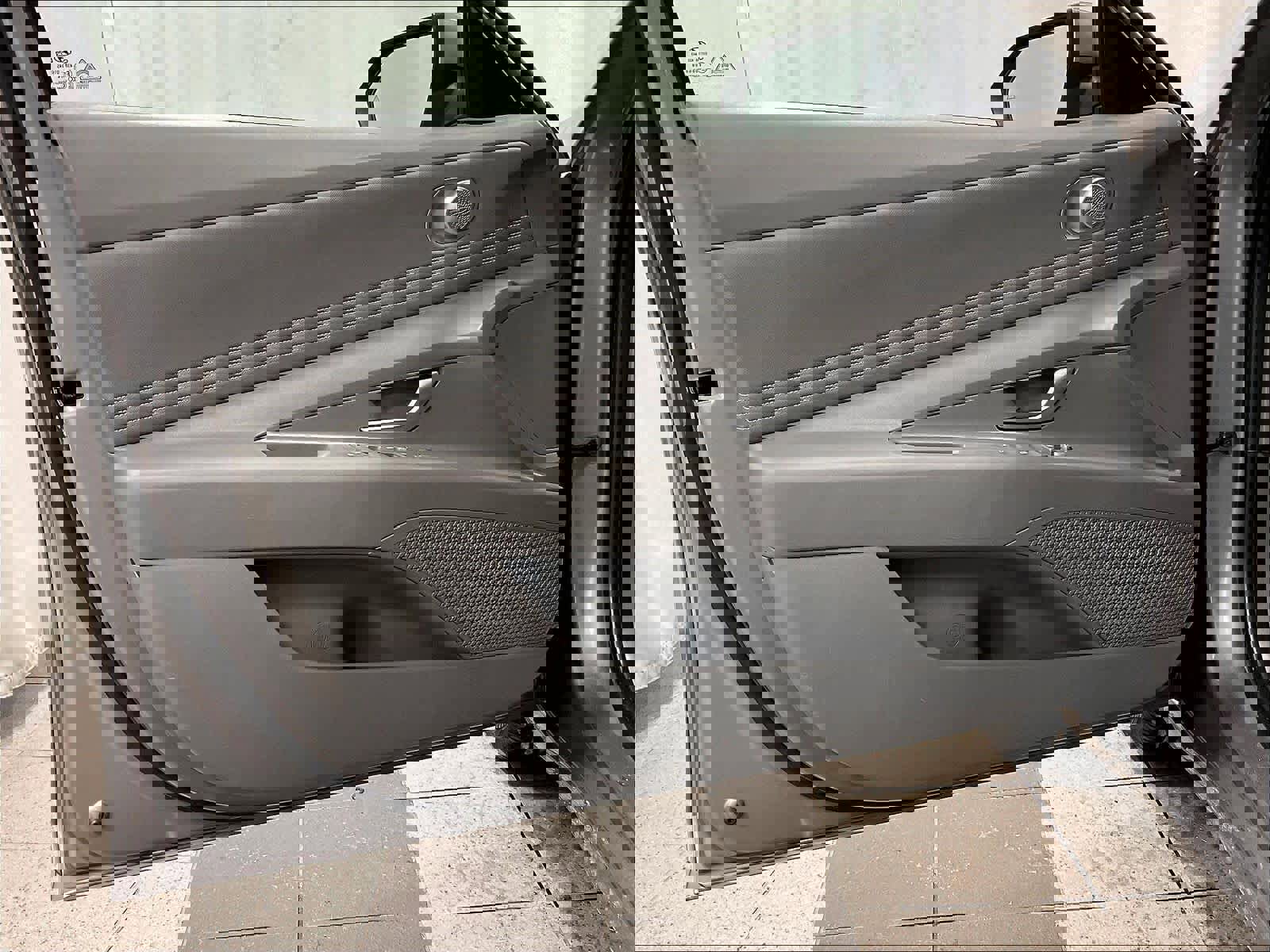 Used 2023 Hyundai Elantra SEL w/ Convenience Package image 9