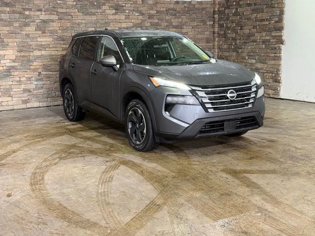 Certified 2025 Nissan Rogue SV image 3