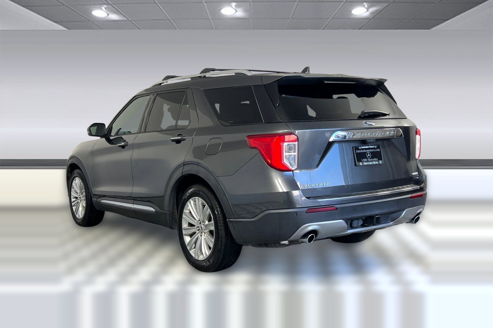 Used 2020 Ford Explorer Limited image 3