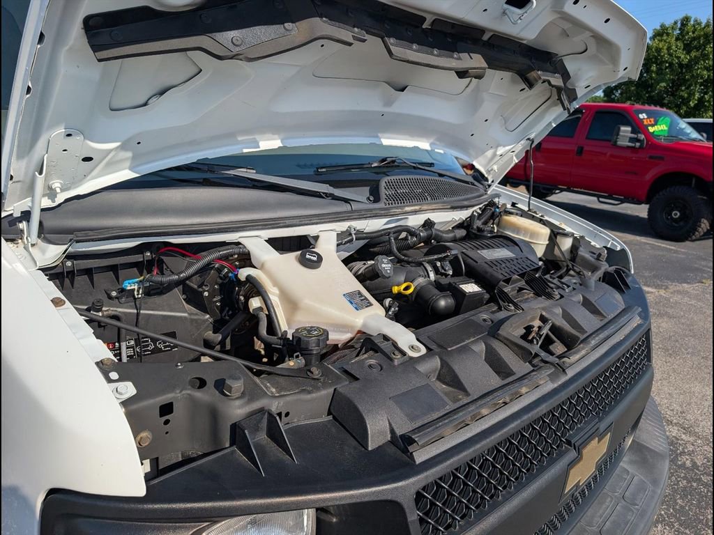 Used 2016 Chevrolet Express 3500 Extended RWD image 23