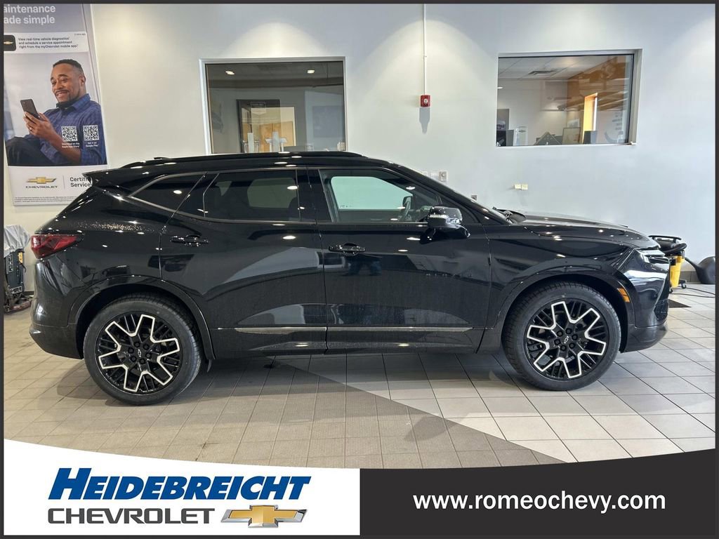 Used 2023 Chevrolet Blazer RS w/ Driver Confidence II Package AWD/4WD image 2
