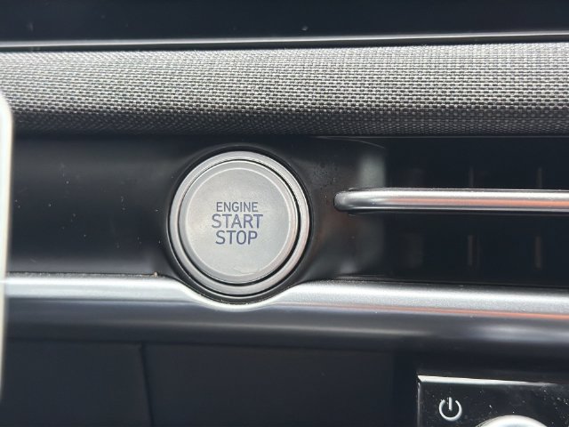Certified 2025 Hyundai Tucson Limited AWD/4WD image 27