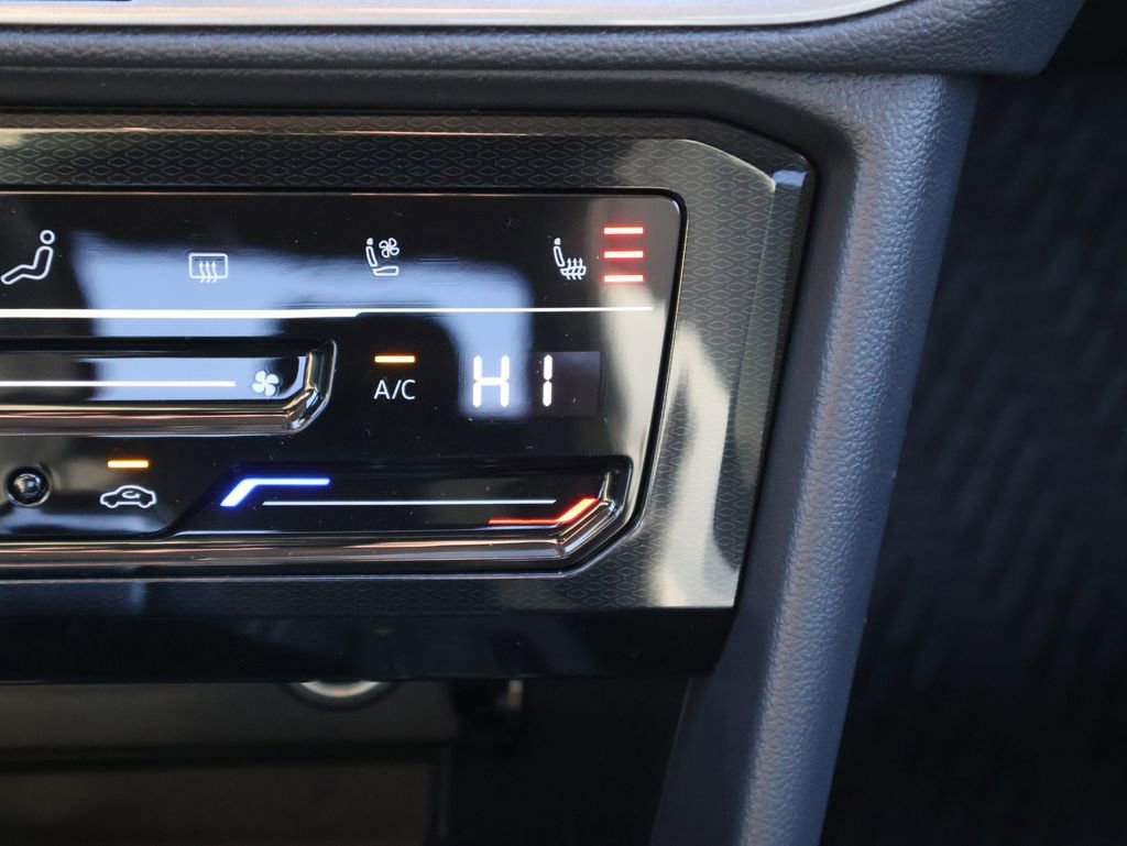 New 2026 Volkswagen Taos SEL image 31