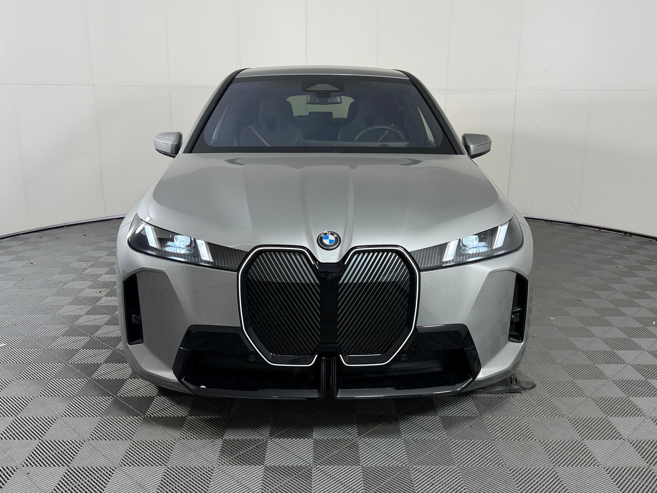 New 2026 BMW iX xDrive45 w/ M Sport Package AWD/4WD image 6
