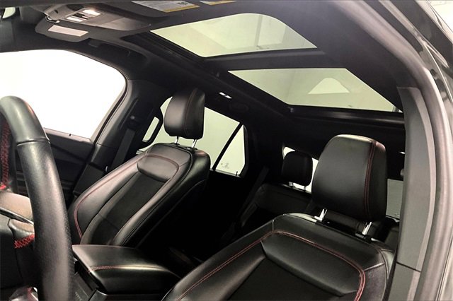 Used 2024 Ford Explorer ST-Line w/ Class IV Trailer Tow Package image 36