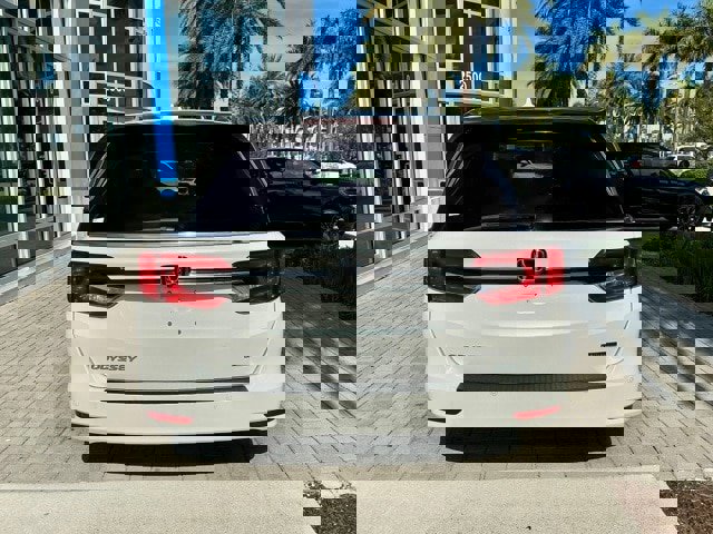 Certified 2022 Honda Odyssey Touring image 5