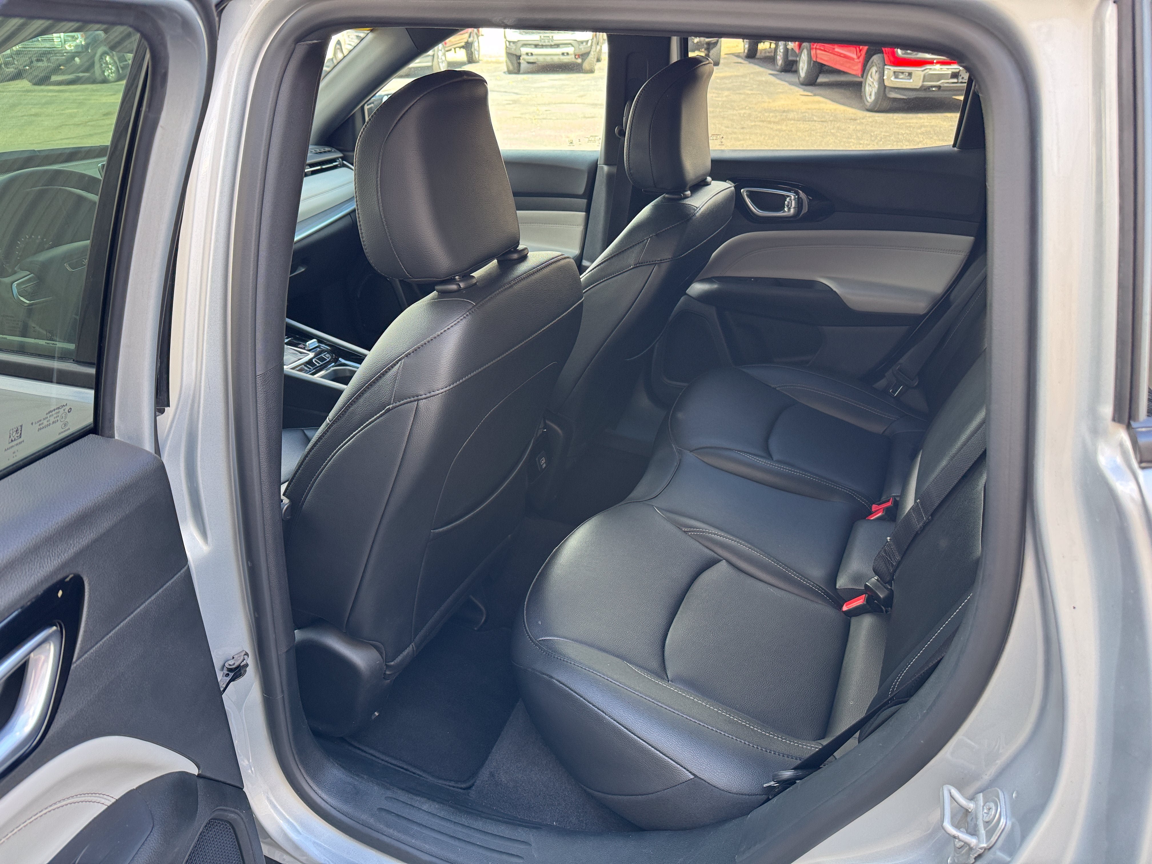 Used 2025 Jeep Compass Limited AWD/4WD image 28