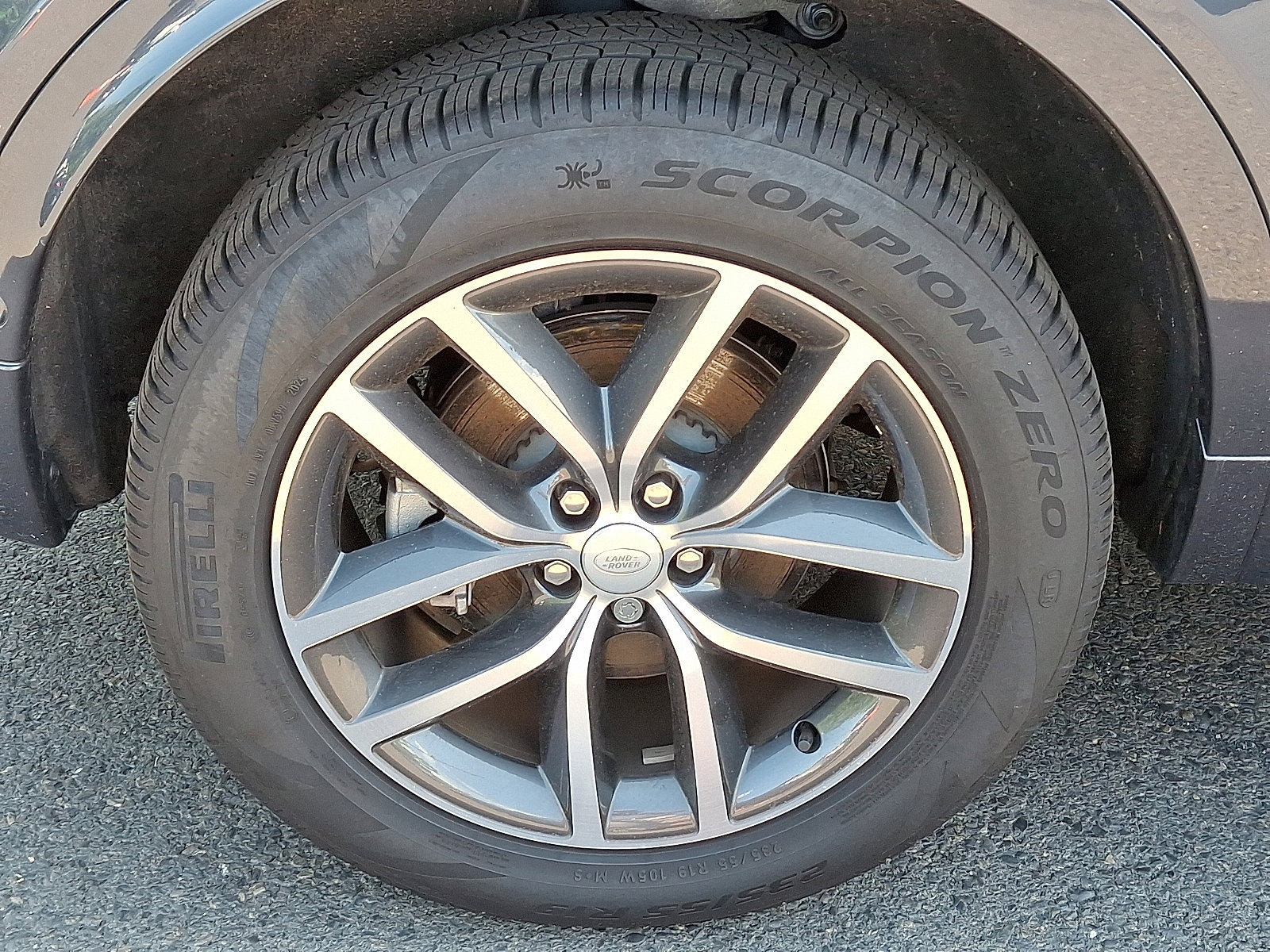 Certified 2025 Land Rover Discovery Sport S image 11