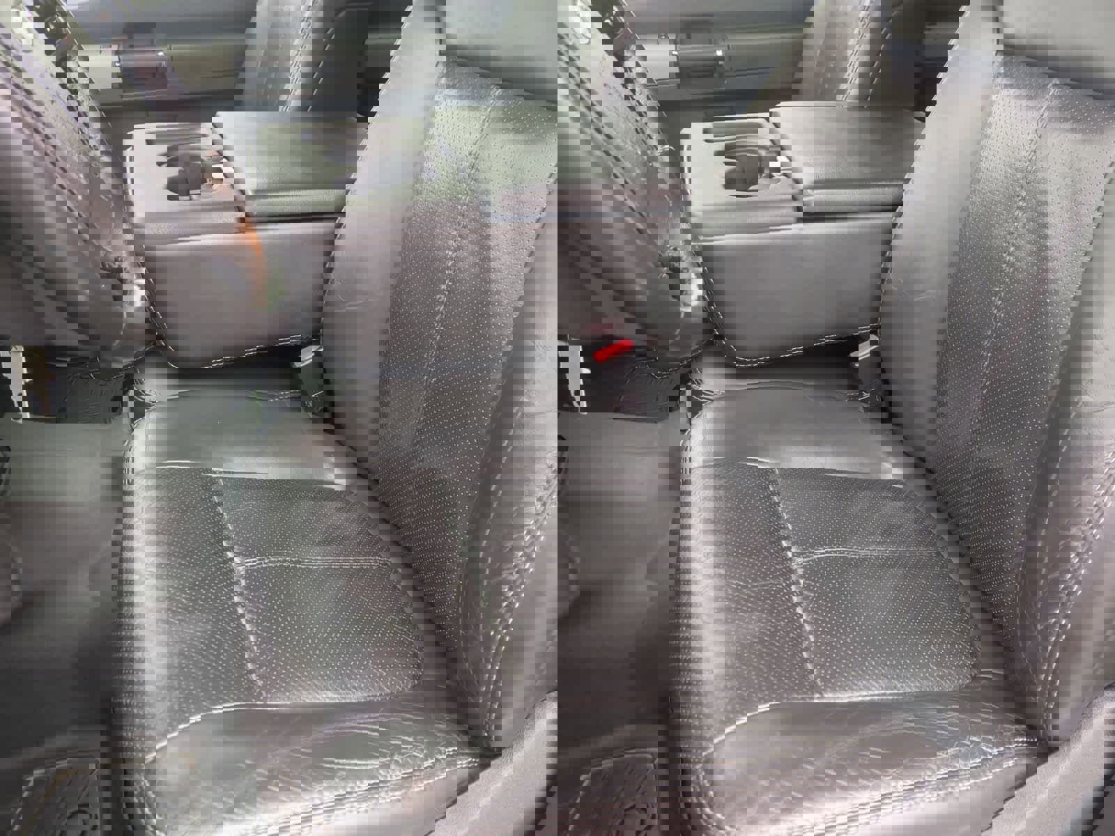 Used 2011 Ford F350 Lariat w/ Lariat Interior Pkg image 16