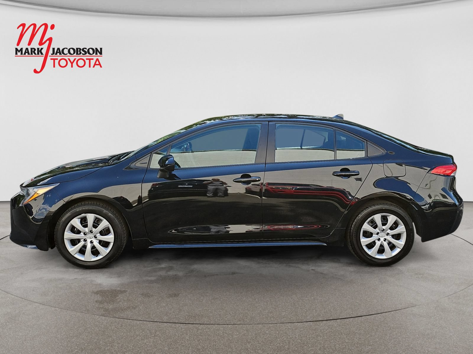 Used 2024 Toyota Corolla LE FWD image 15