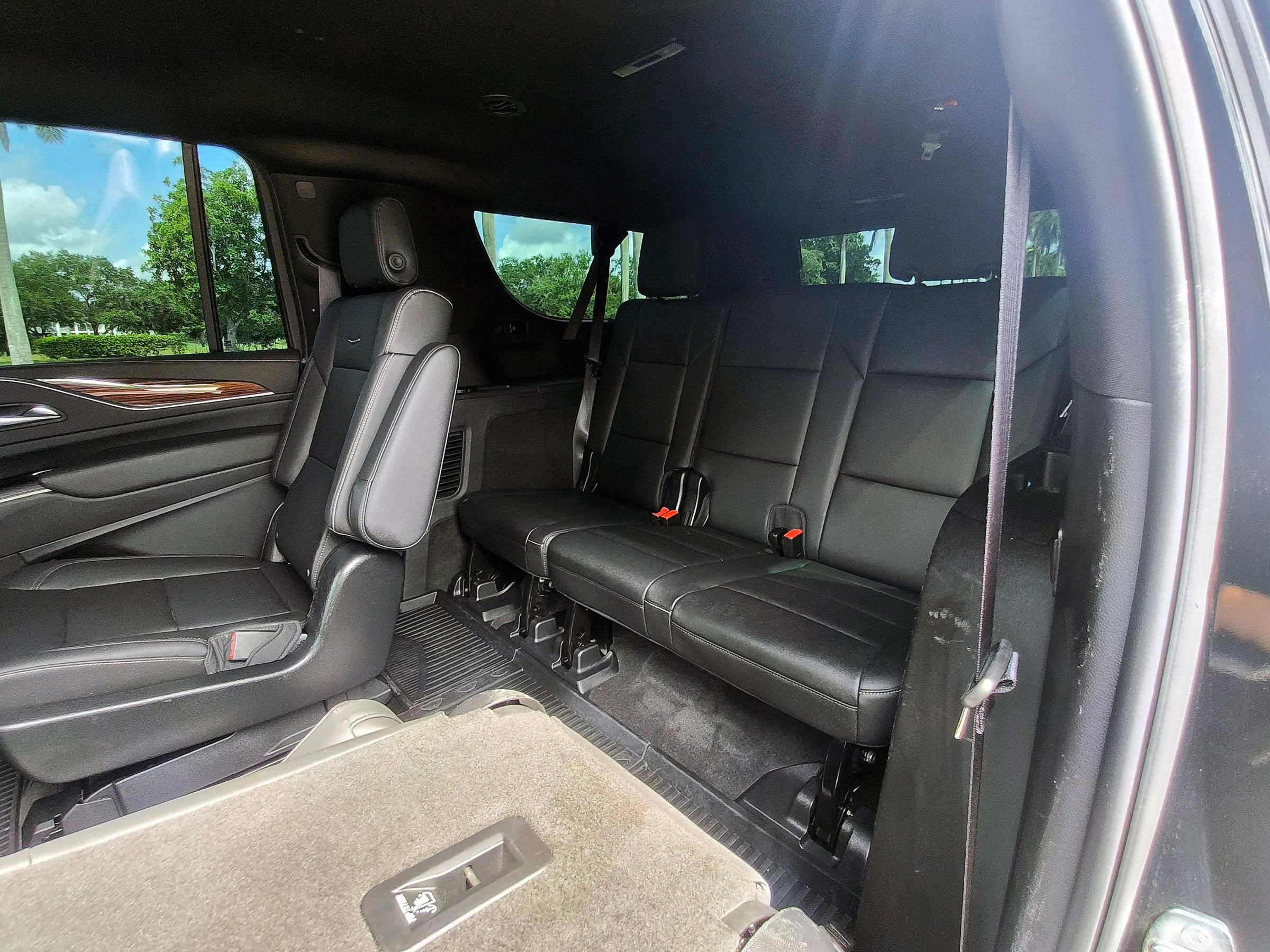 Used 2023 Cadillac Escalade ESV Luxury AWD/4WD image 34