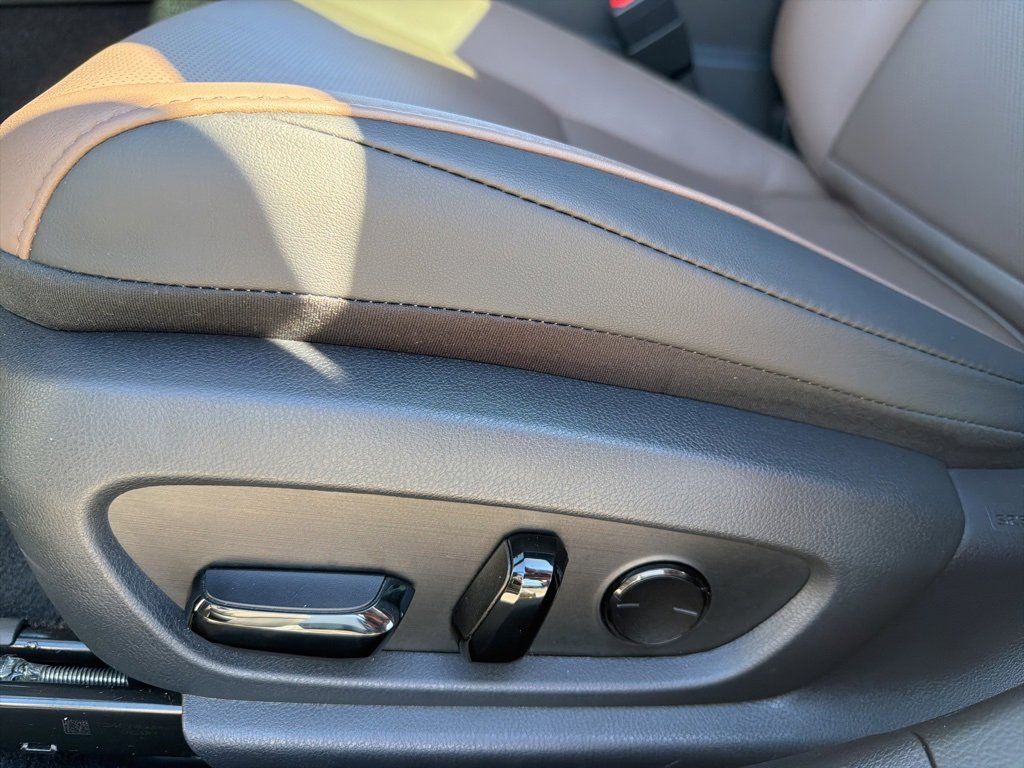 Used 2024 Lexus ES 350 w/ Premium Package image 14