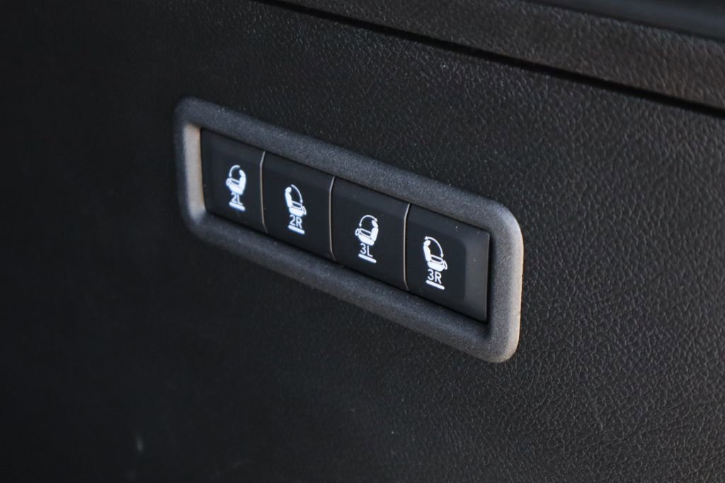 Used 2023 Jeep Wagoneer Series II image 28