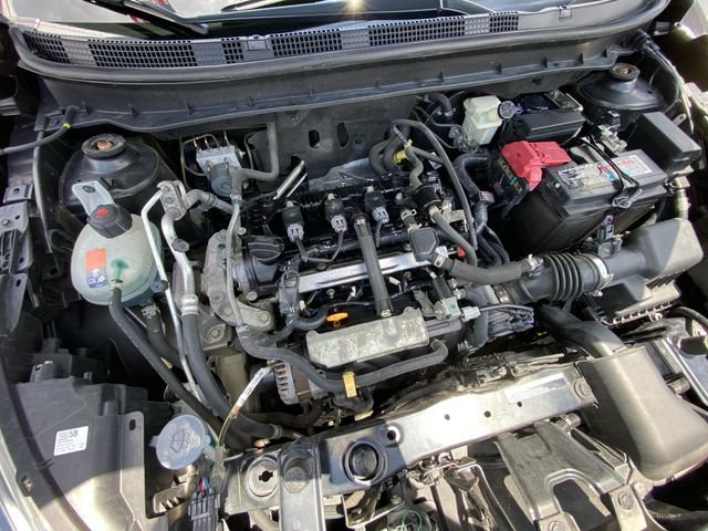 Used 2021 Nissan Kicks SR w/ Interior Electronics Package FWD image 28