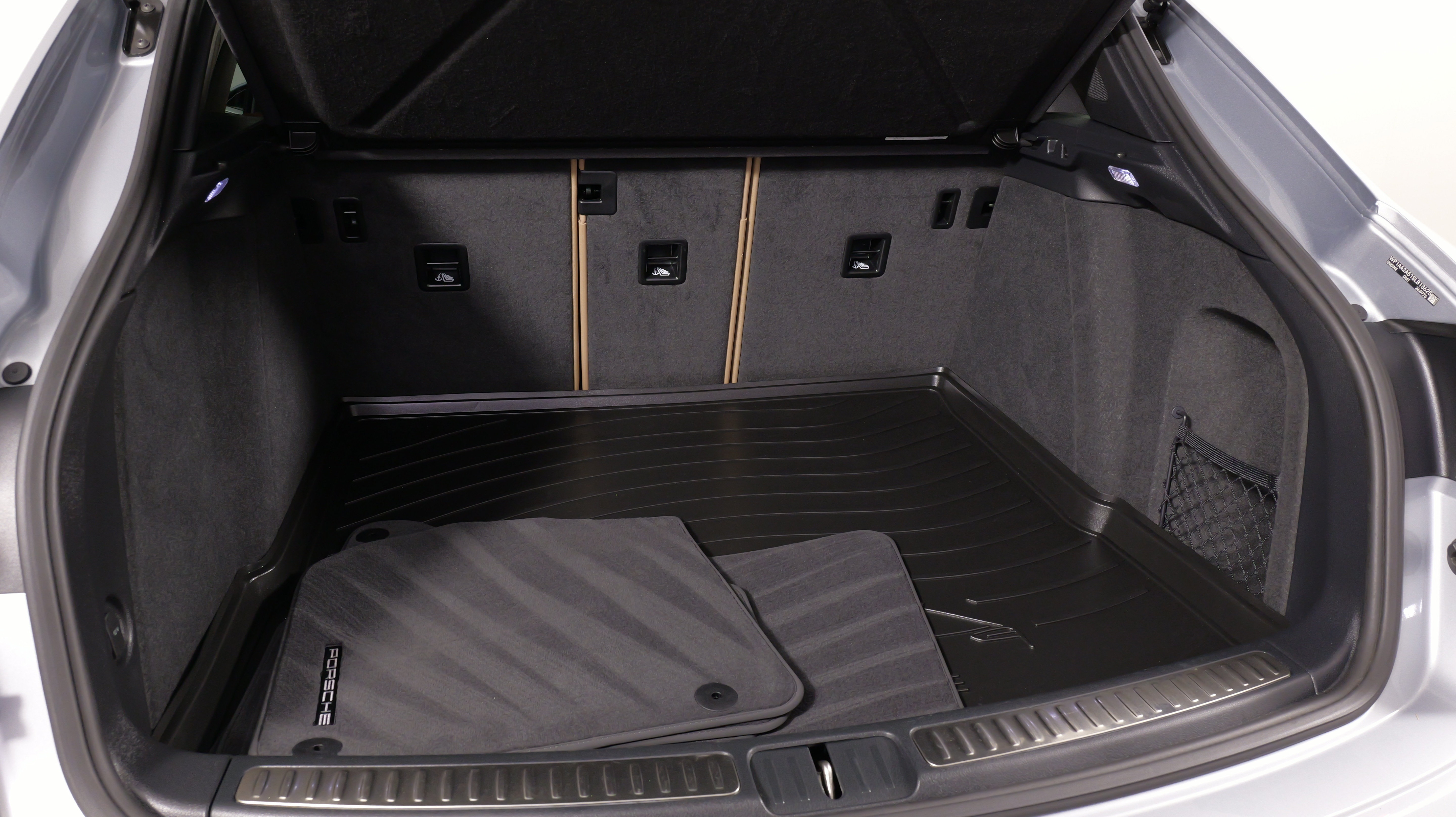 Used 2025 Porsche Macan AWD/4WD image 61