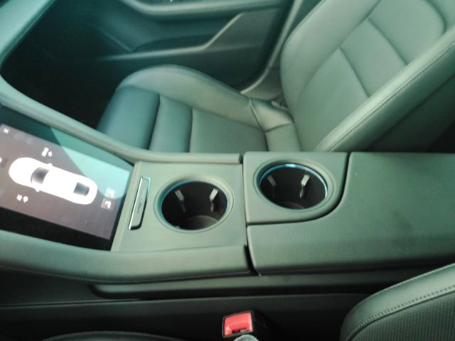 Used 2023 Porsche Taycan image 41