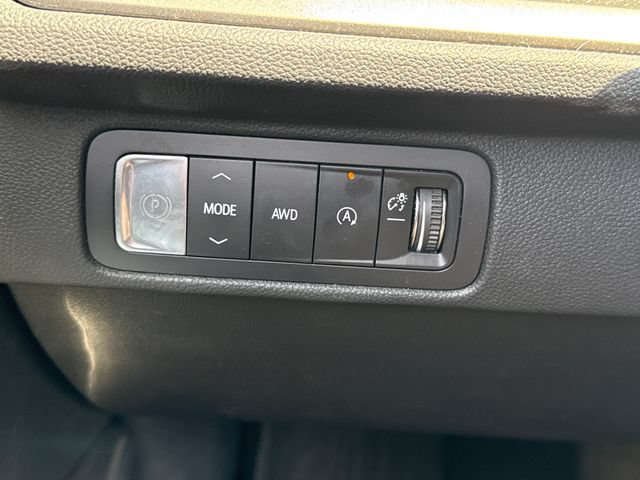 Used 2025 Chevrolet Traverse LT w/ Sun and Wheel Package AWD/4WD image 29