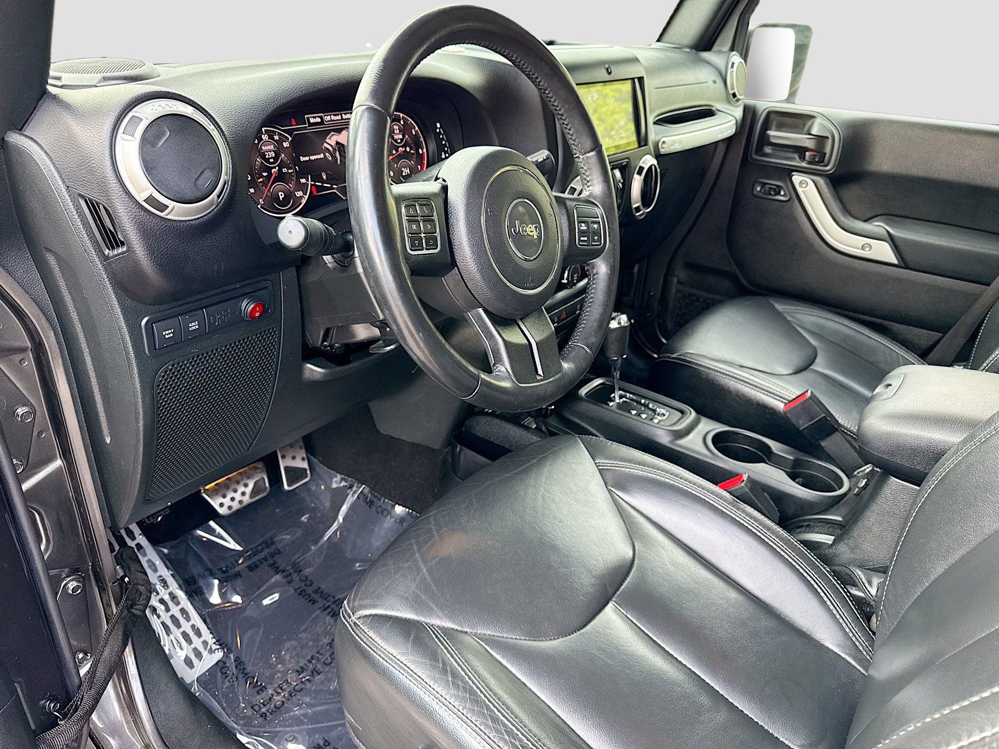 Used 2017 Jeep Wrangler Unlimited Rubicon w/ Dual Top Group AWD/4WD image 23