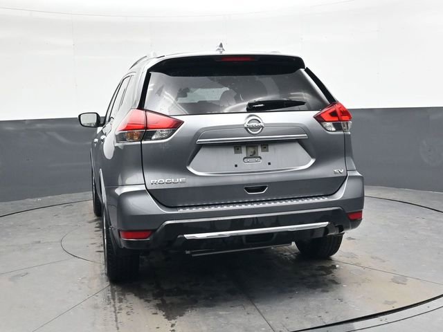 Used 2018 Nissan Rogue SV image 5